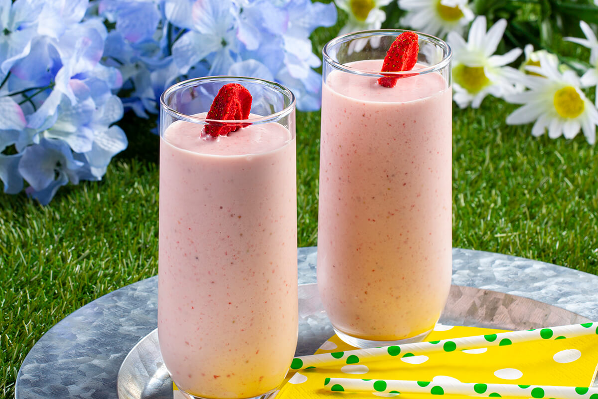 Springtime Strawberry Banana Smoothie Recipe