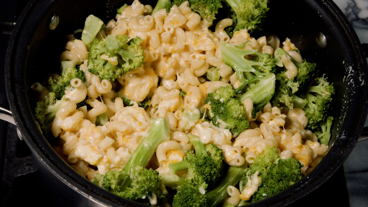 One Pot Broccoli Mac and Cheese Recipe