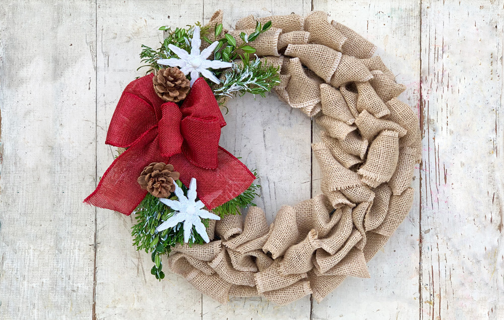 Easy Do-It-Yourself Burlap Christmas Garland for the Holiday Season